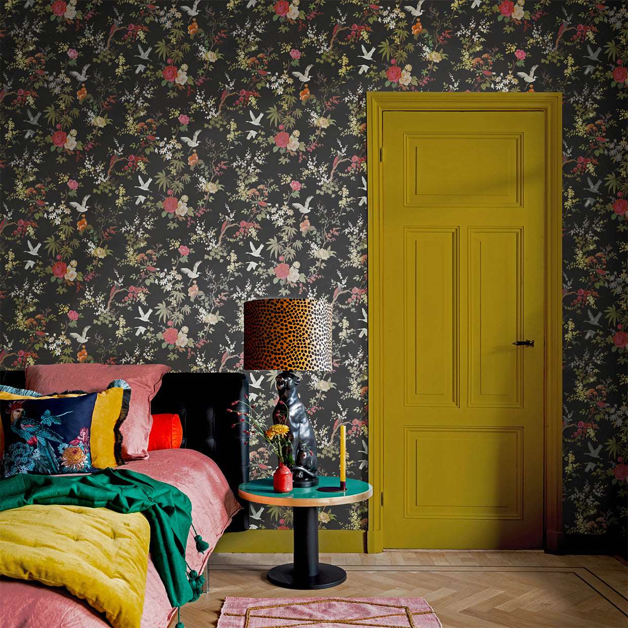 pared con papel pintado silvestre